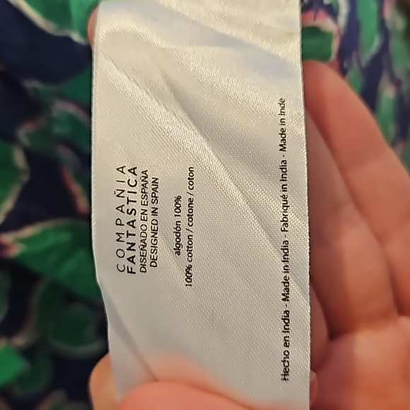 Leaf print shirt. 100% cotton. Medium - Picture 5 of 6